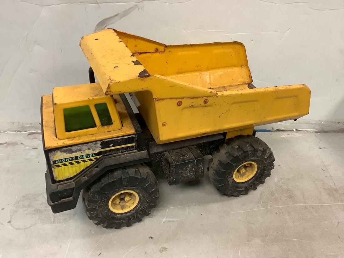 Mighty diesel tonka dump truck 16.5in.long (1 of 1)