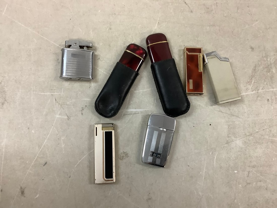 Lot of lighters: Lot of lighters