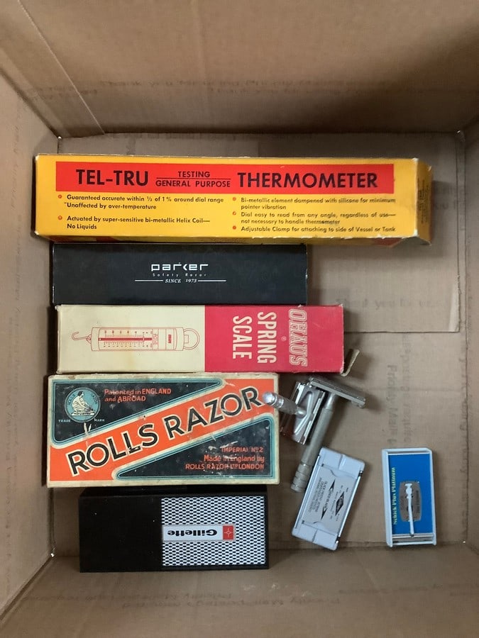 Lot of vintage razors and more: Lot of vintage razors and more