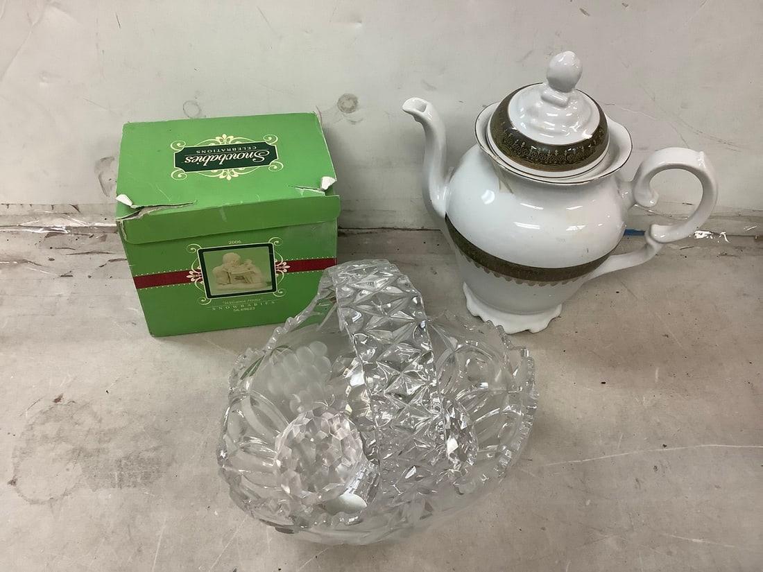 Lot of Snowbabies, Teapot (9.5 in), Glass basket and more: Lot of Snowbabies, Teapot (9.5 in), Glass basket and more