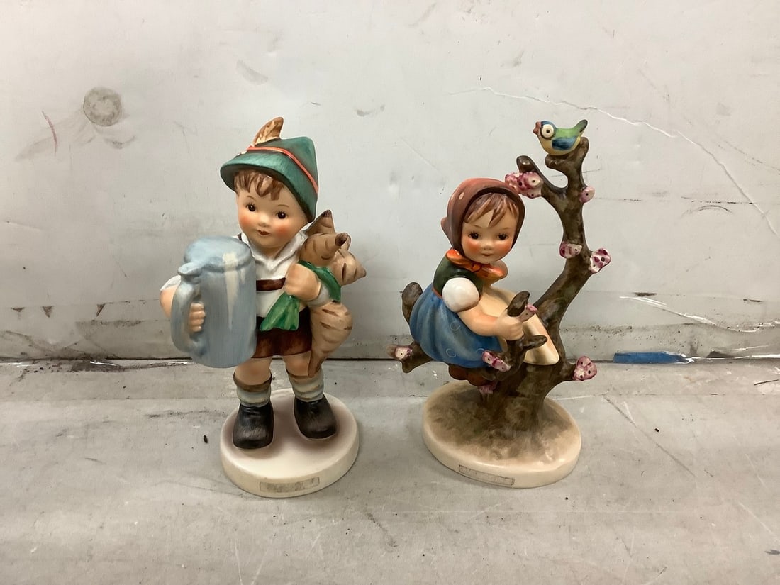 Goebels hummels 6in.tall: Goebels hummels 6in.tall