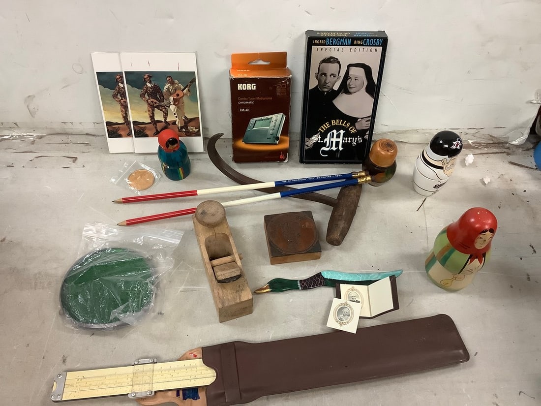 Lot of nesting dolls, and vintage tools: Lot of nesting dolls, and vintage tools