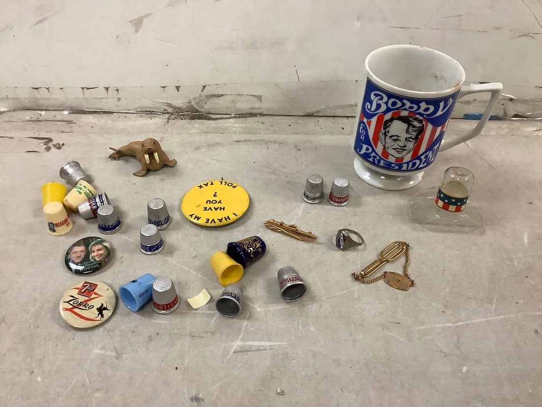 Lot of Political Thimbles/Buttons, JFK Pin, and more: Lot of Political Thimbles/Buttons, JFK Pin, and more