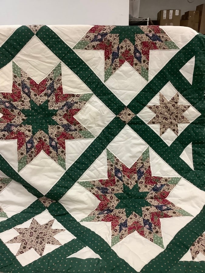 Lot of Decorative Quilt Blanket: Lot of Decorative Quilt Blanket