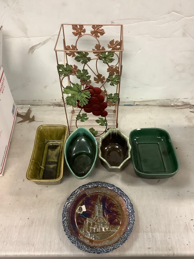 FENTON carnival glass christmas plate, bowls and more 15in tallest: FENTON carnival glass christmas plate, bowls and more 15in tallest