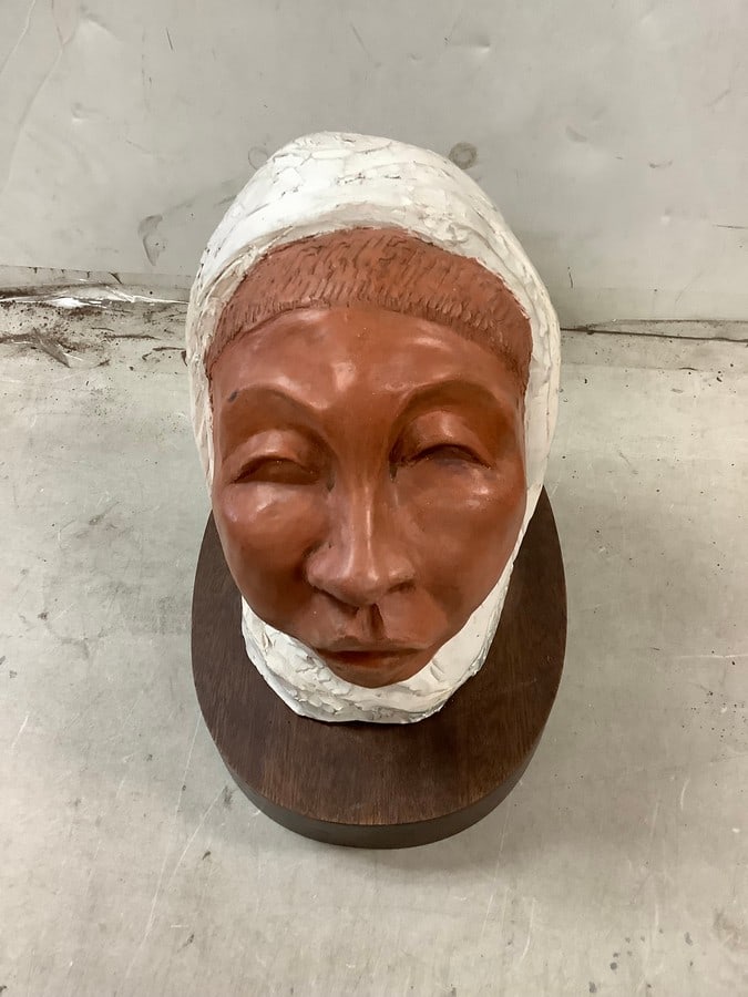 signed by artsit ceramic scalpure 11" tall (1 of 1)