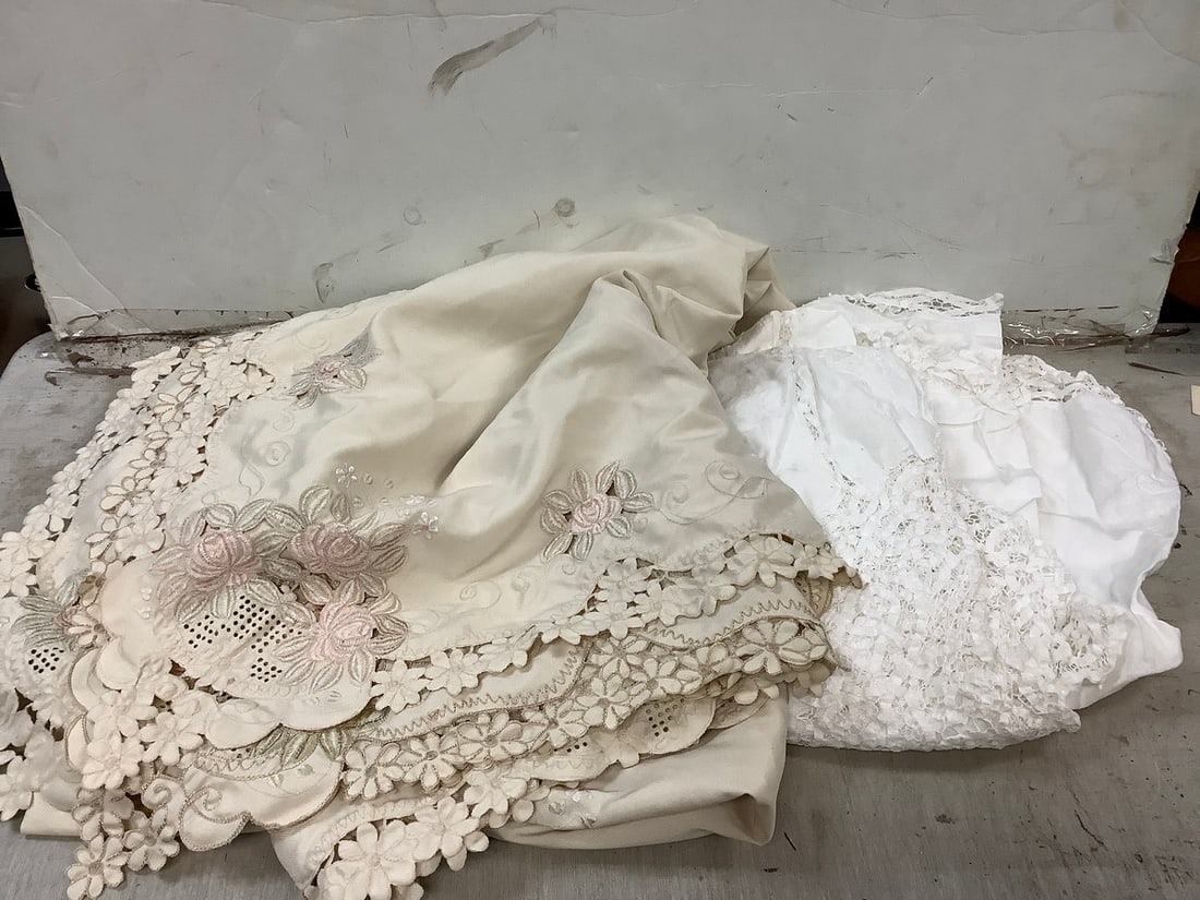 Lot of tablecloths: Lot of tablecloths