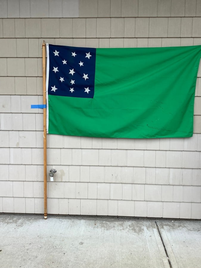 Green Mountain Boys Flag (flagpole about 6ft.tall): Green Mountain Boys Flag (flagpole about 6ft.tall)
