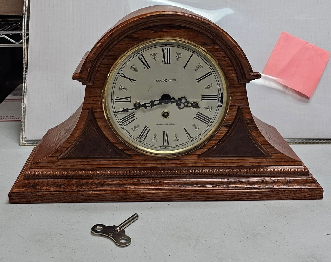 Vintage Howard Miller Mantel Clock (1 of 2)