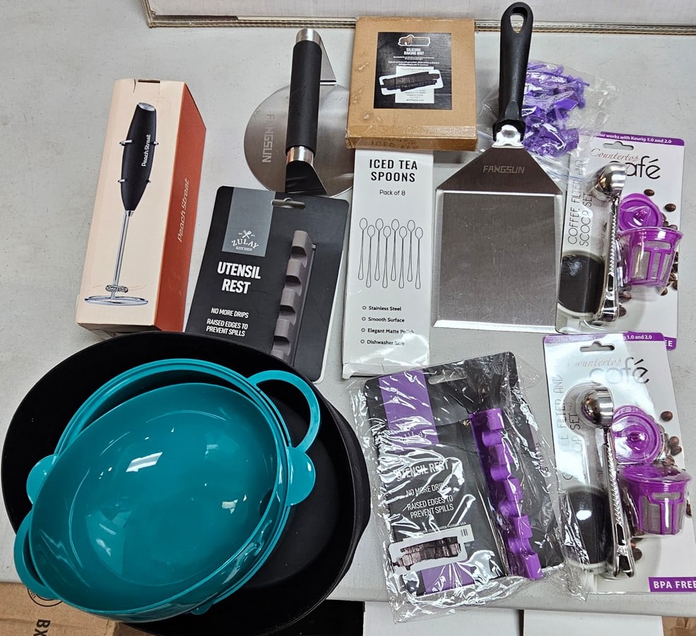 Assorted New and Like New Kitchen Items (1 of 1)