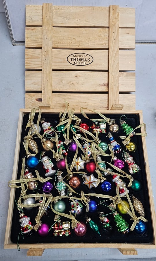 Thomas Pacconi Classics Glass Christmas Ornaments (1 of 1)