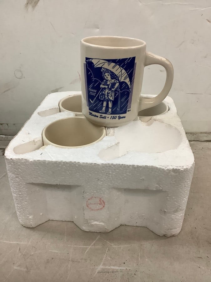 Vintage morton salt collectors mugs: Vintage morton salt collectors mugs