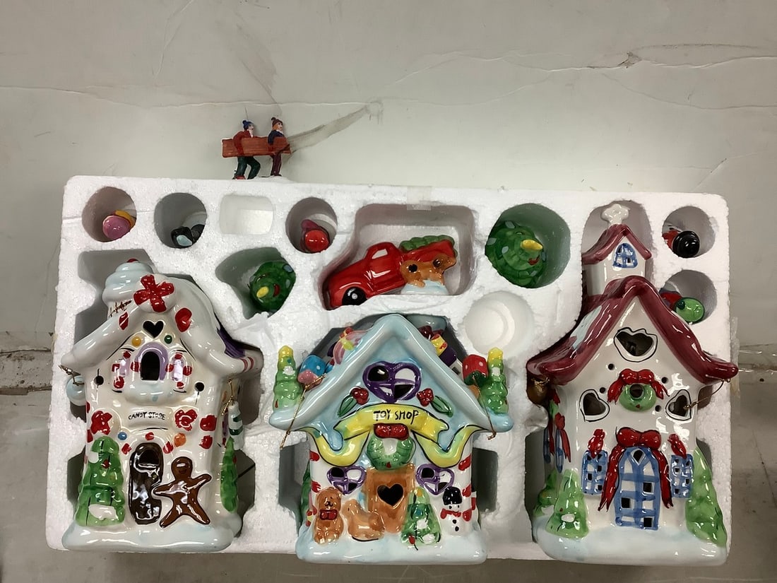 Lot of decorative light up ceramic houses (1 of 1)
