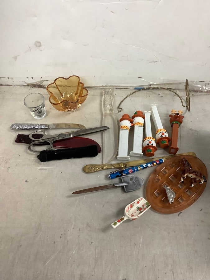 ROGASKA, PEZ dispensors, letter openers and more: ROGASKA, PEZ dispensors, letter openers and more