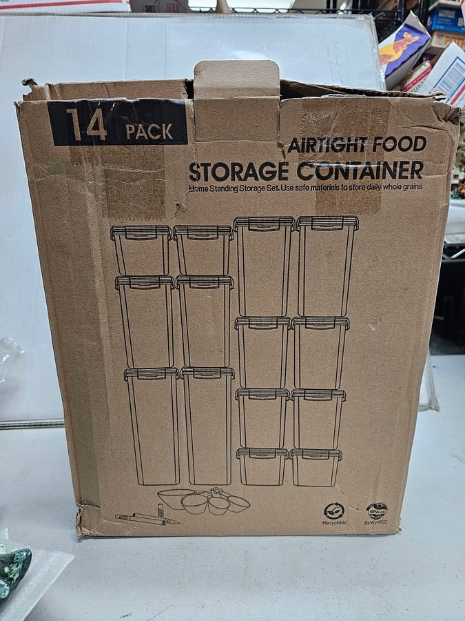 NIB Food Storage Containers (1 of 1)