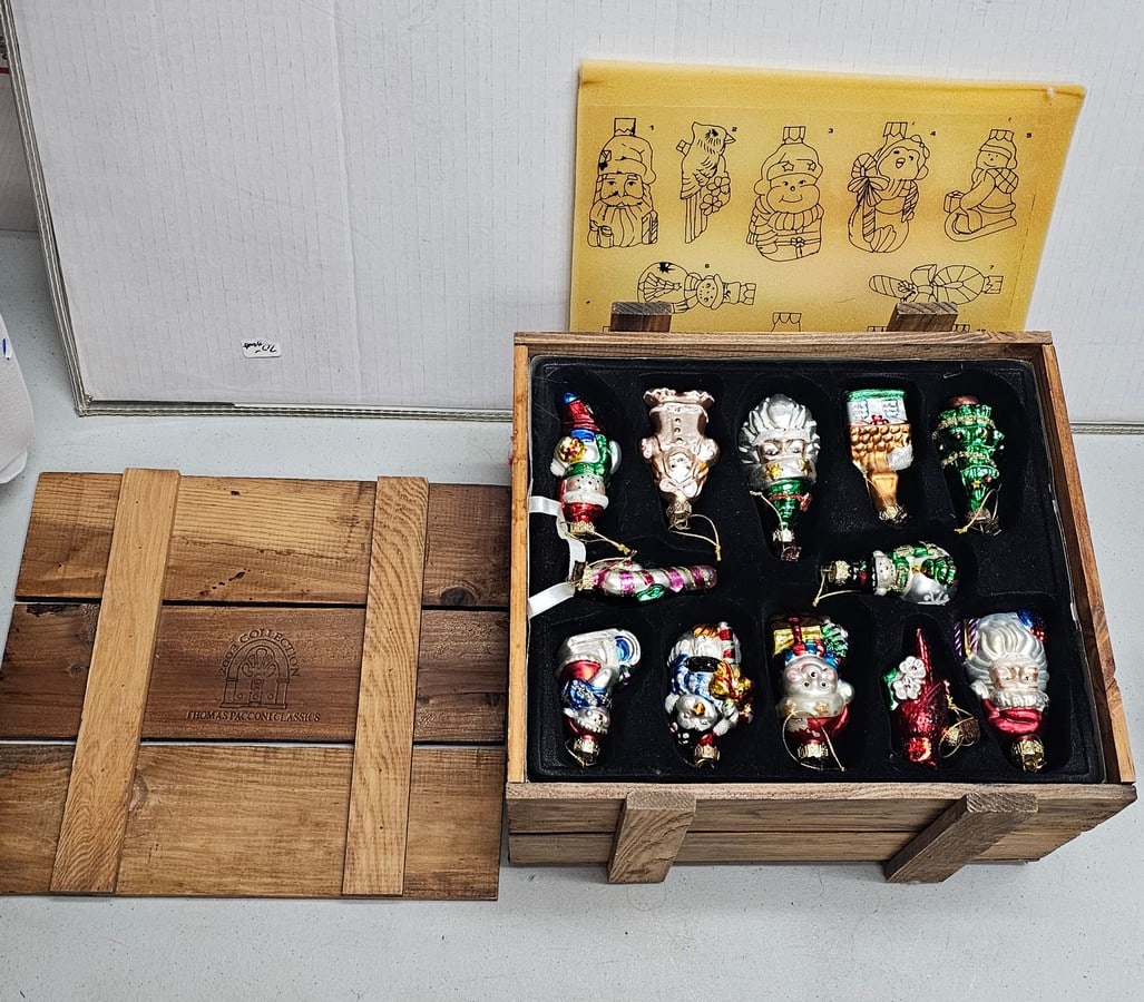 2003 Thomas Pacconi Classics Ornaments in Crate: 2003 Thomas Pacconi Classics Ornaments in Crate