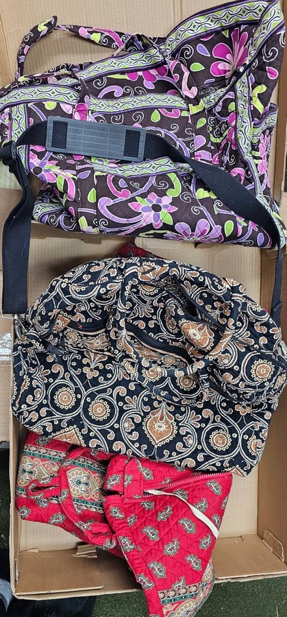 Vera Bradley 2 Large Bags 1 garment bag: Vera Bradley 2 Large Bags 1 garment bag