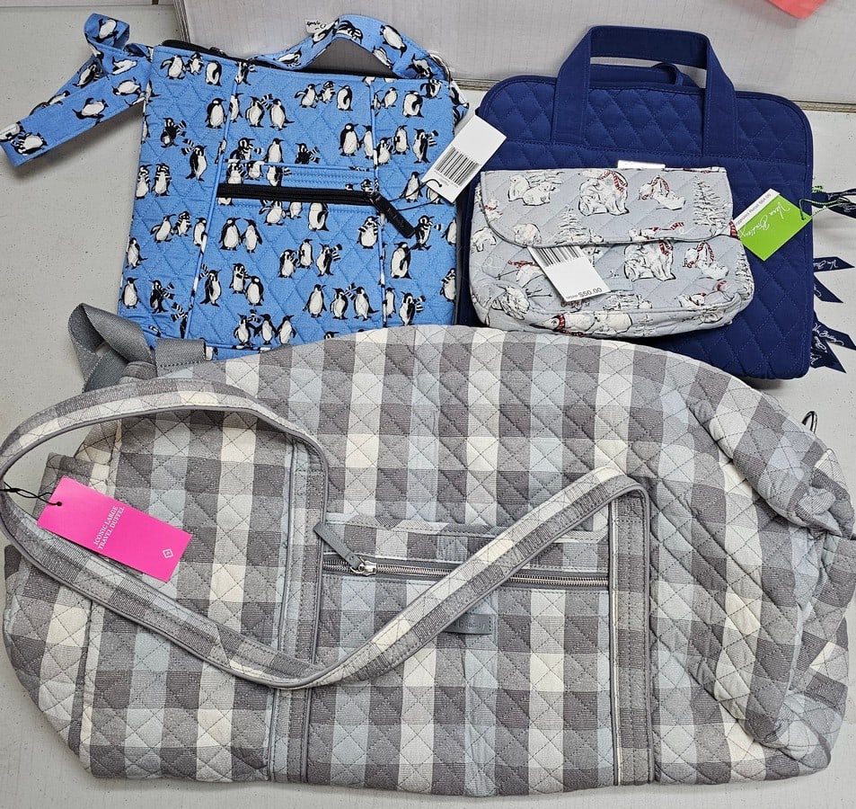 Vera Bradley NWT incl Large Duffel Bag (1 of 1)