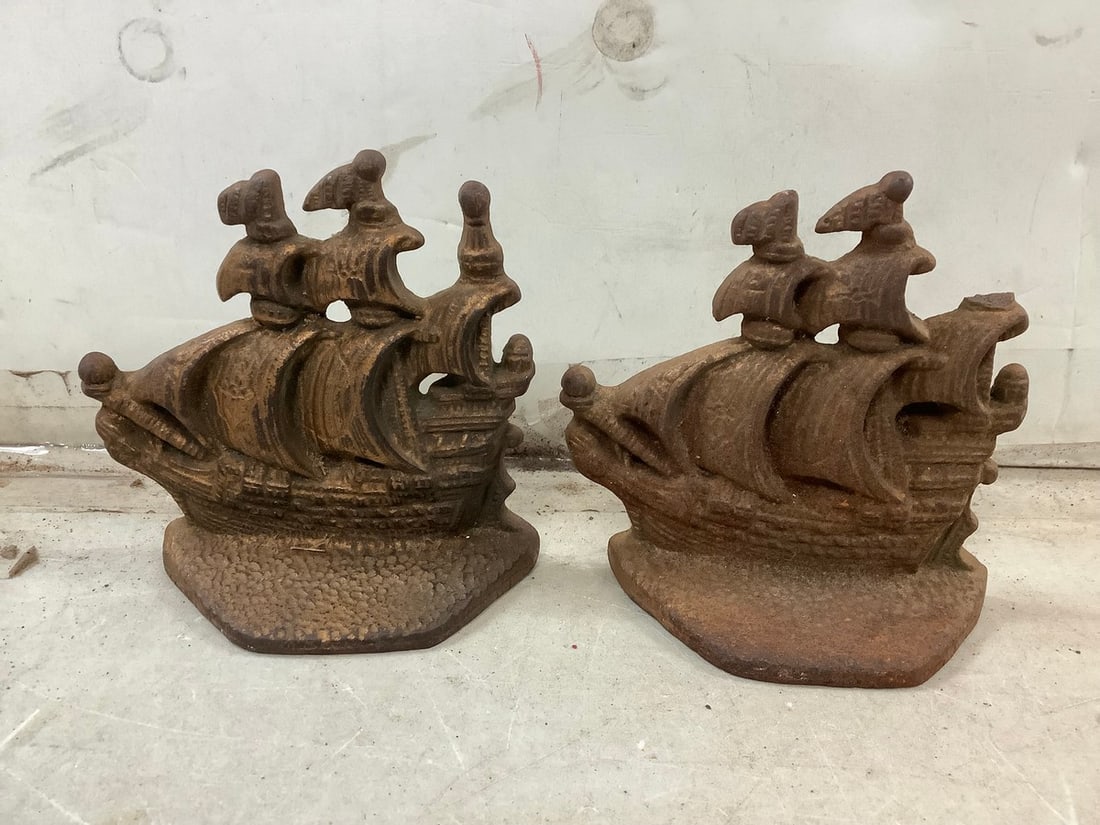 Cast iron ship bookends 4.5in.tall (1 of 1)