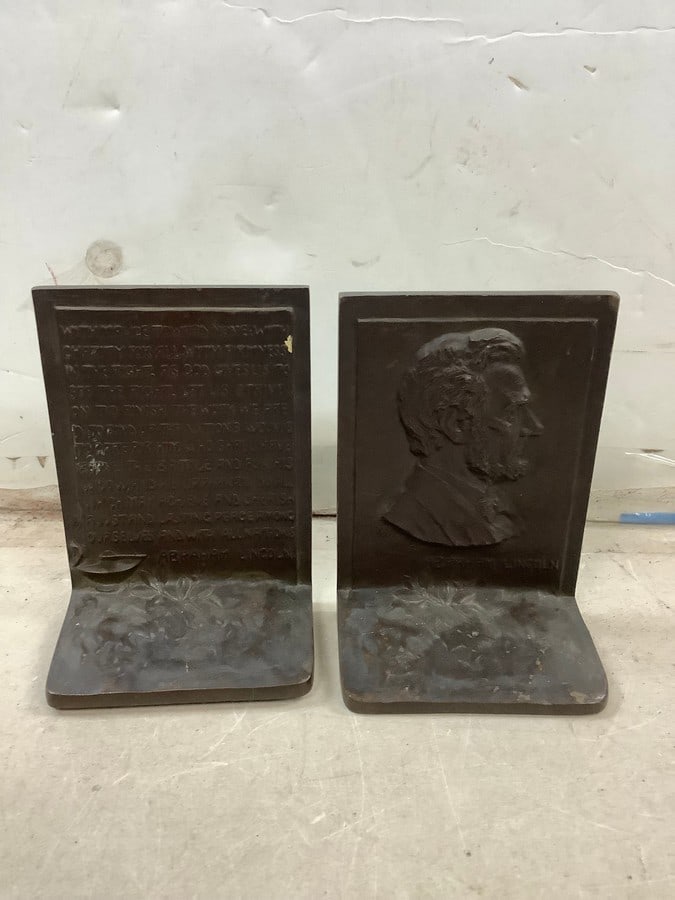 Lincoln metal book ends: Lincoln metal book ends