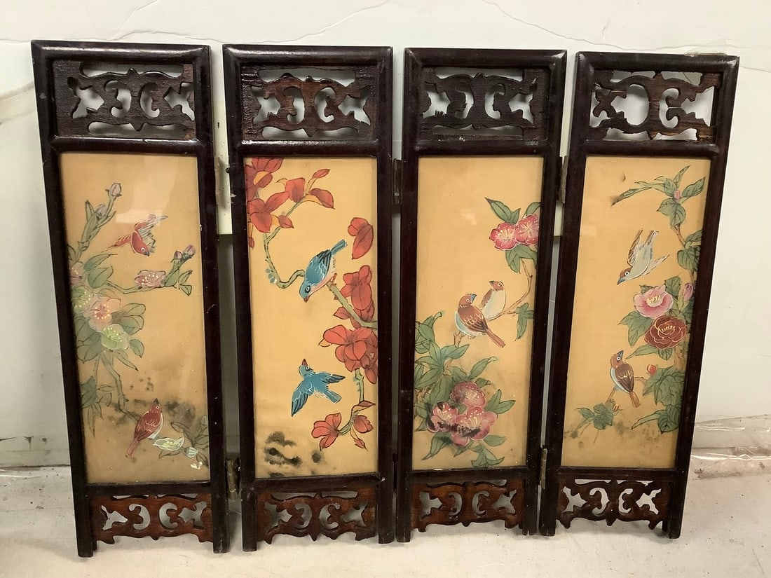 Decorative oriental divider (1 of 1)