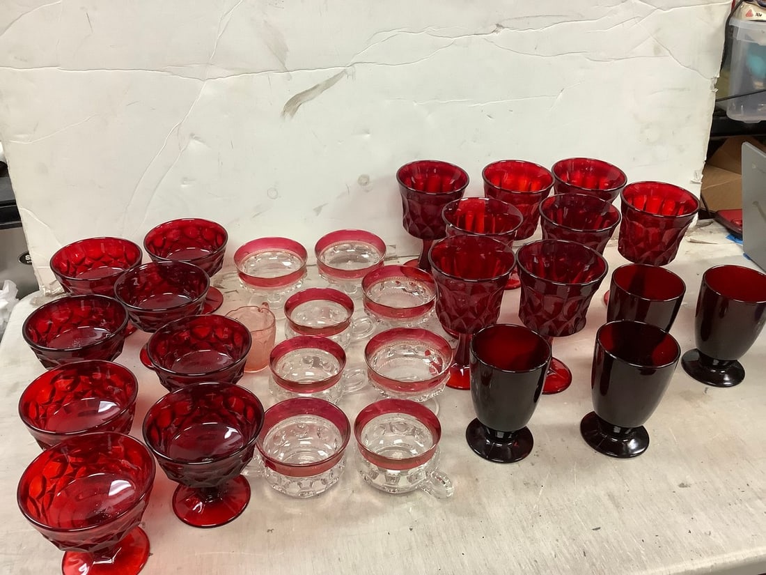 Lot of various red and red trimmed glasses: Lot of various red and red trimmed glasses