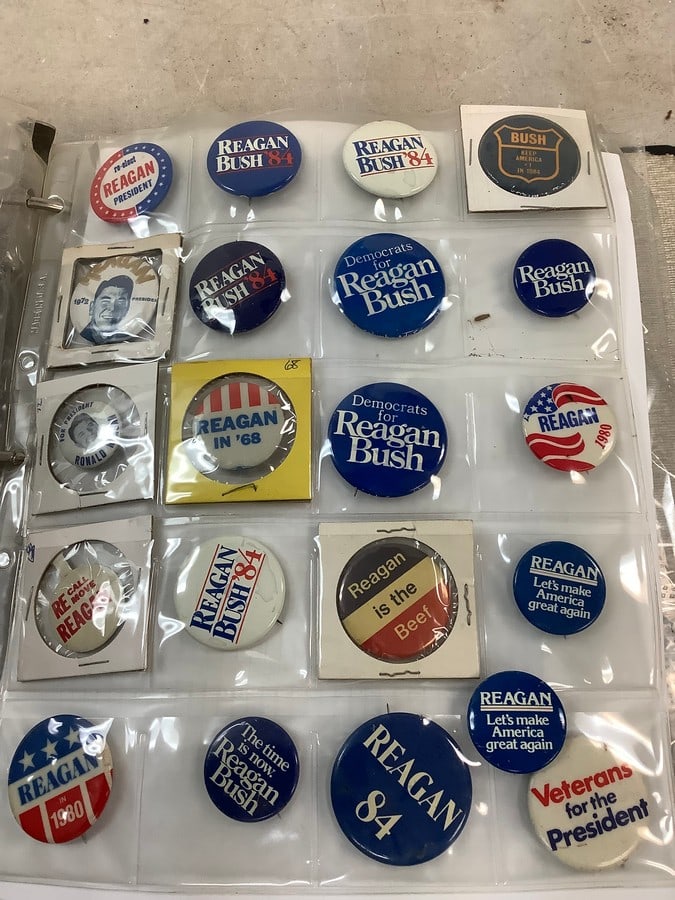 Lot of vintage presidential pins(Reagan and Bush): Lot of vintage presidential pins(Reagan and Bush)