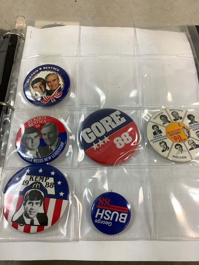 Lot of vintage presidential pins(Gore, Kemp, Bush, and more): Lot of vintage presidential pins(Gore, Kemp, Bush, and more)