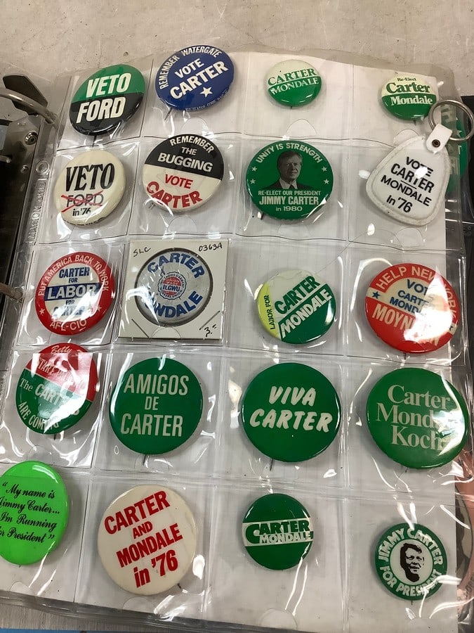 Lot of vintage Carter presidential pins (1 of 1)