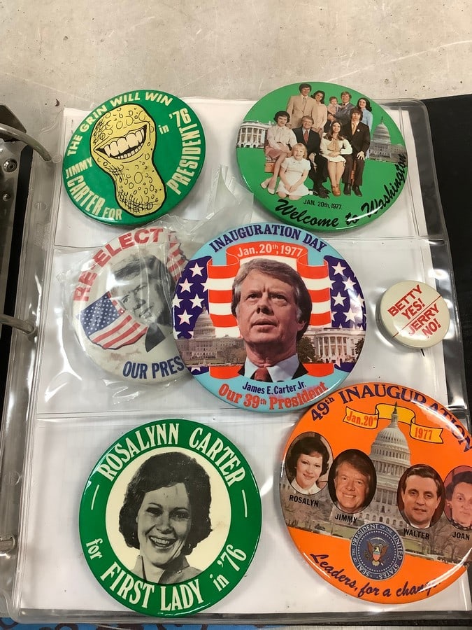 Lot of vintage Carter presidential pins (1 of 1)