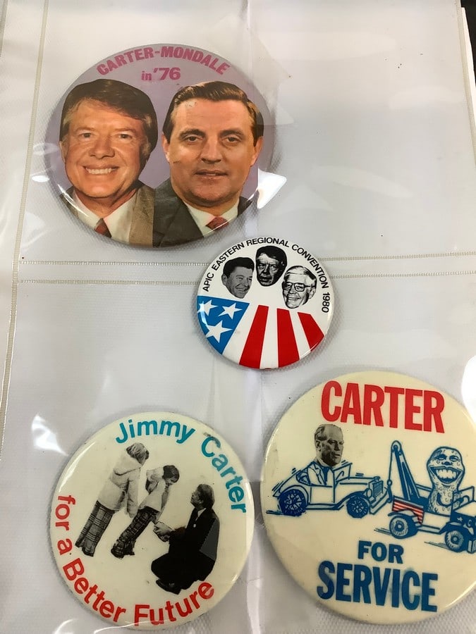 Lot of vintage presidential pins(Jimmy Carter) (1 of 1)