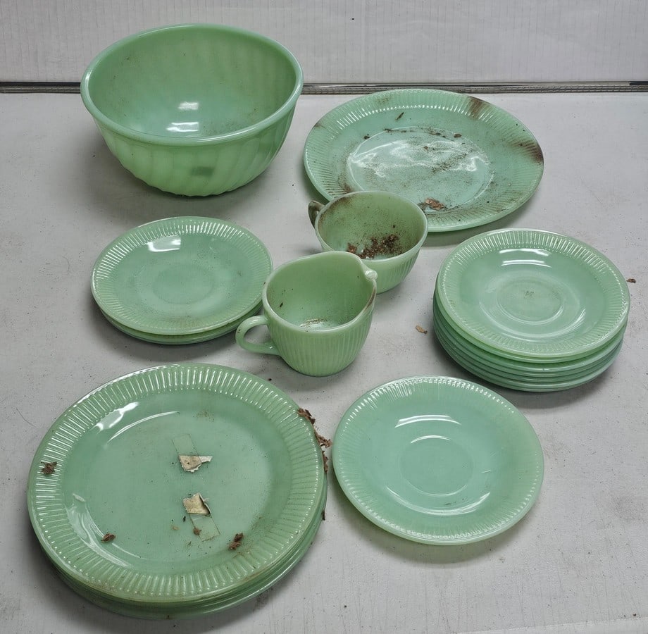 Vintage Fire King Jadeite Serving Pieces need cleaning (1 of 1)
