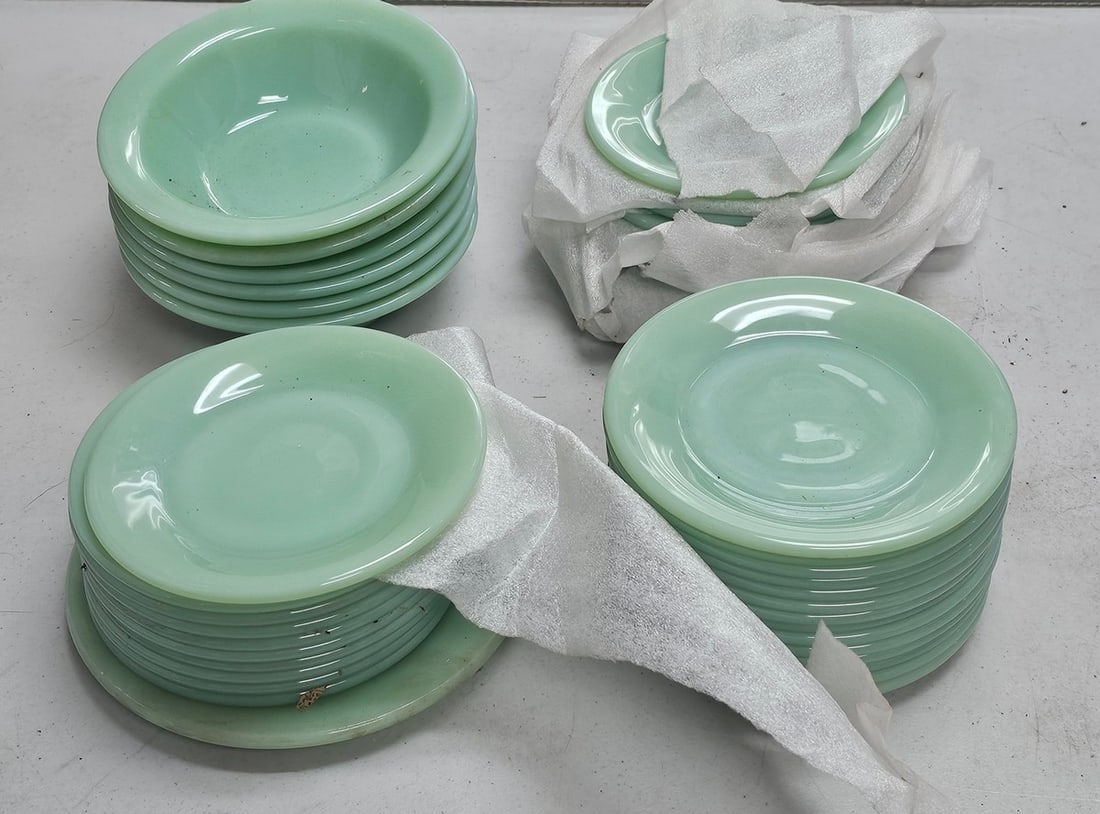 Vintage Fire King Jadeite small plates and bowls (1 of 1)