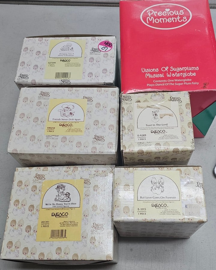 NIB Enesco Precious Moments Waterglobe and figurines: NIB Enesco Precious Moments Waterglobe and figurines