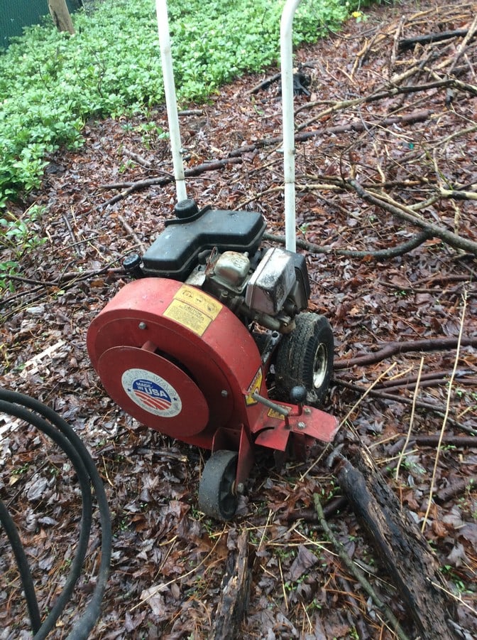 GIANT VAC WALK BEHINDE LEAF BLOWER (1 of 1)