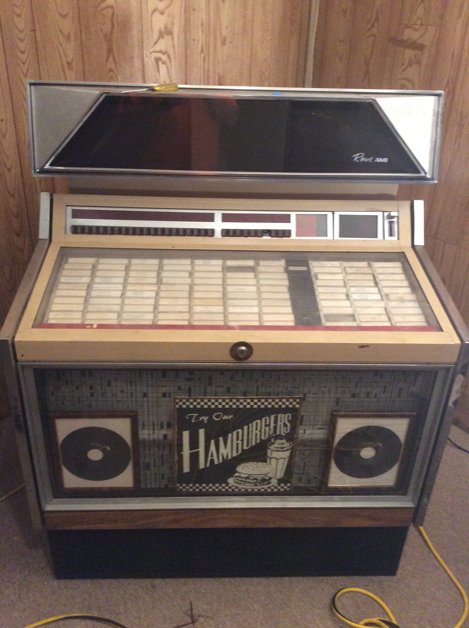 JUKE BOX, ROWE AMI WITH 45RPM RECORDS, POWERS UP AND WORKS (1 of 1)