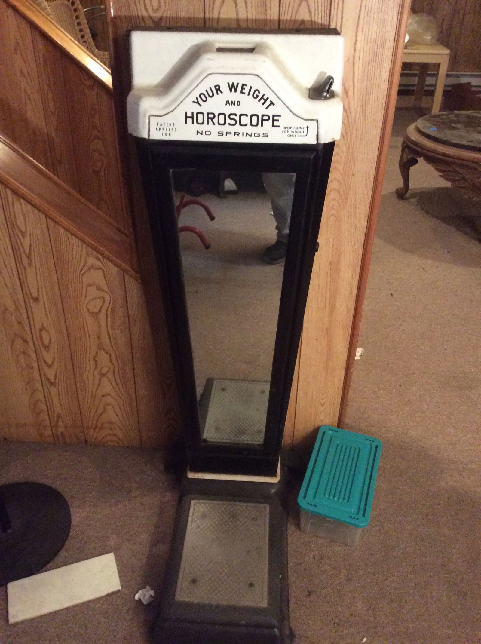 VINTAGE DRUG STORE SCALE "WEIGHT & HOROSCOPE" CAST WITH WHITE PORCELAIN FINISH (1 of 1)