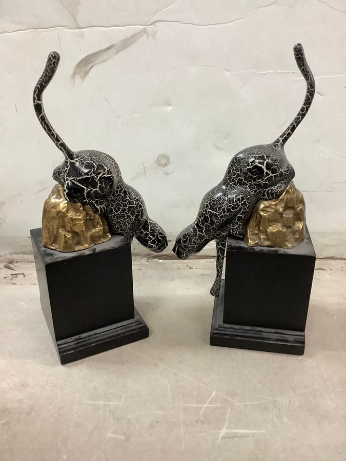 Decorative bookends 7in.tall: Decorative bookends 7in.tall