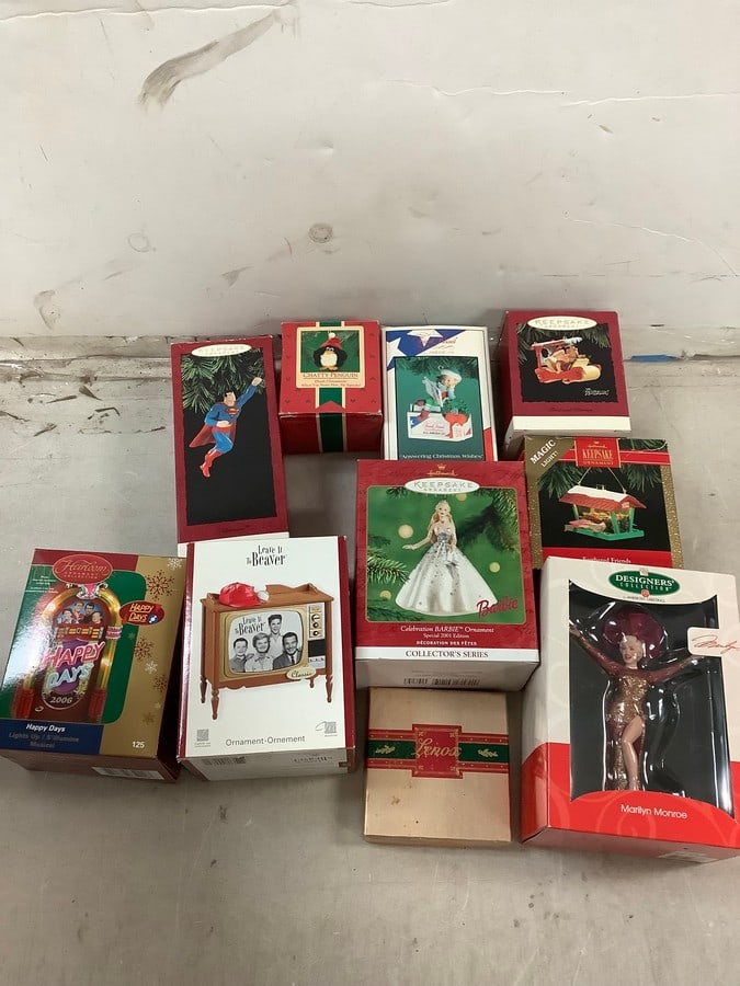 Lot of vintage Hallmark keepsake ornaments (Superman, Happy Days, and more): Lot of vintage Hallmark keepsake ornaments (Superman, Happy Days, and more)