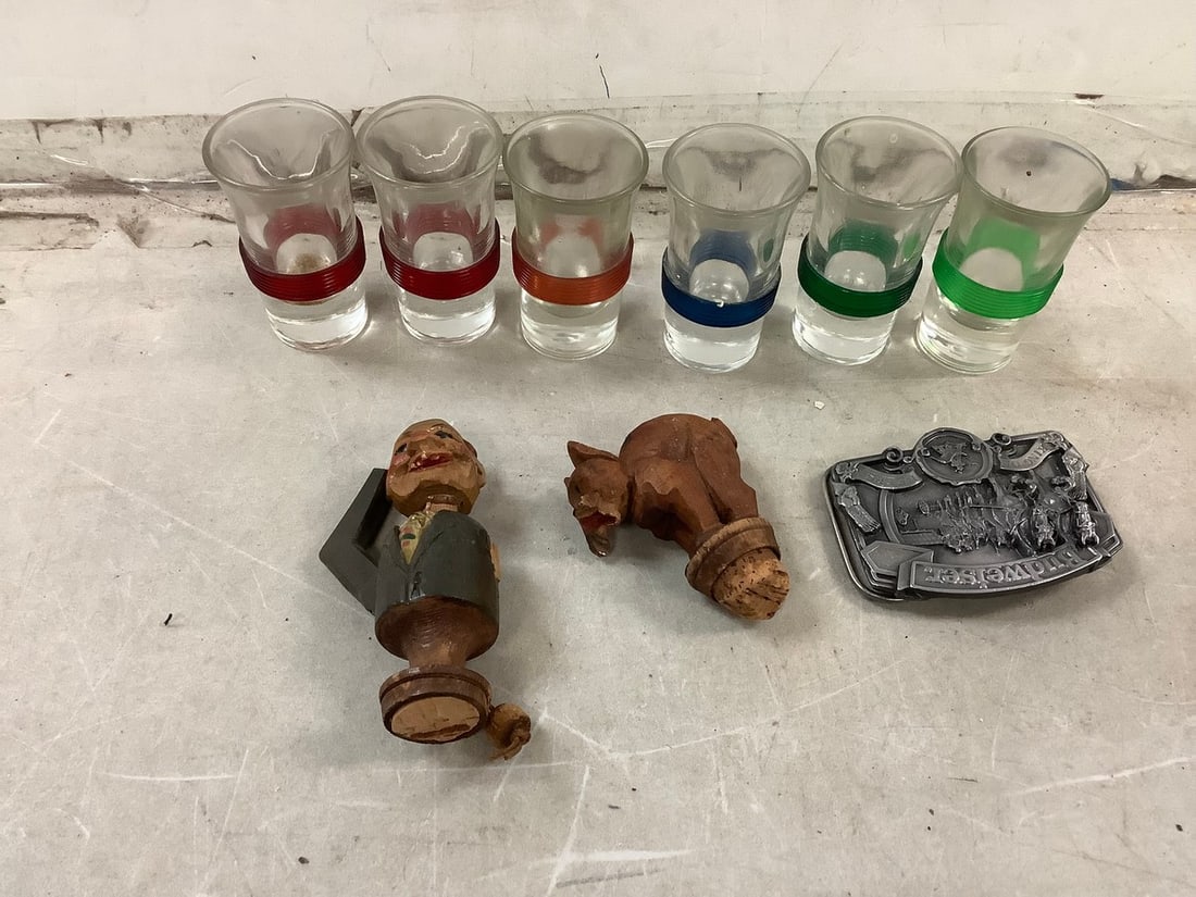 Lot of decorative shot glasses and more: Lot of decorative shot glasses and more