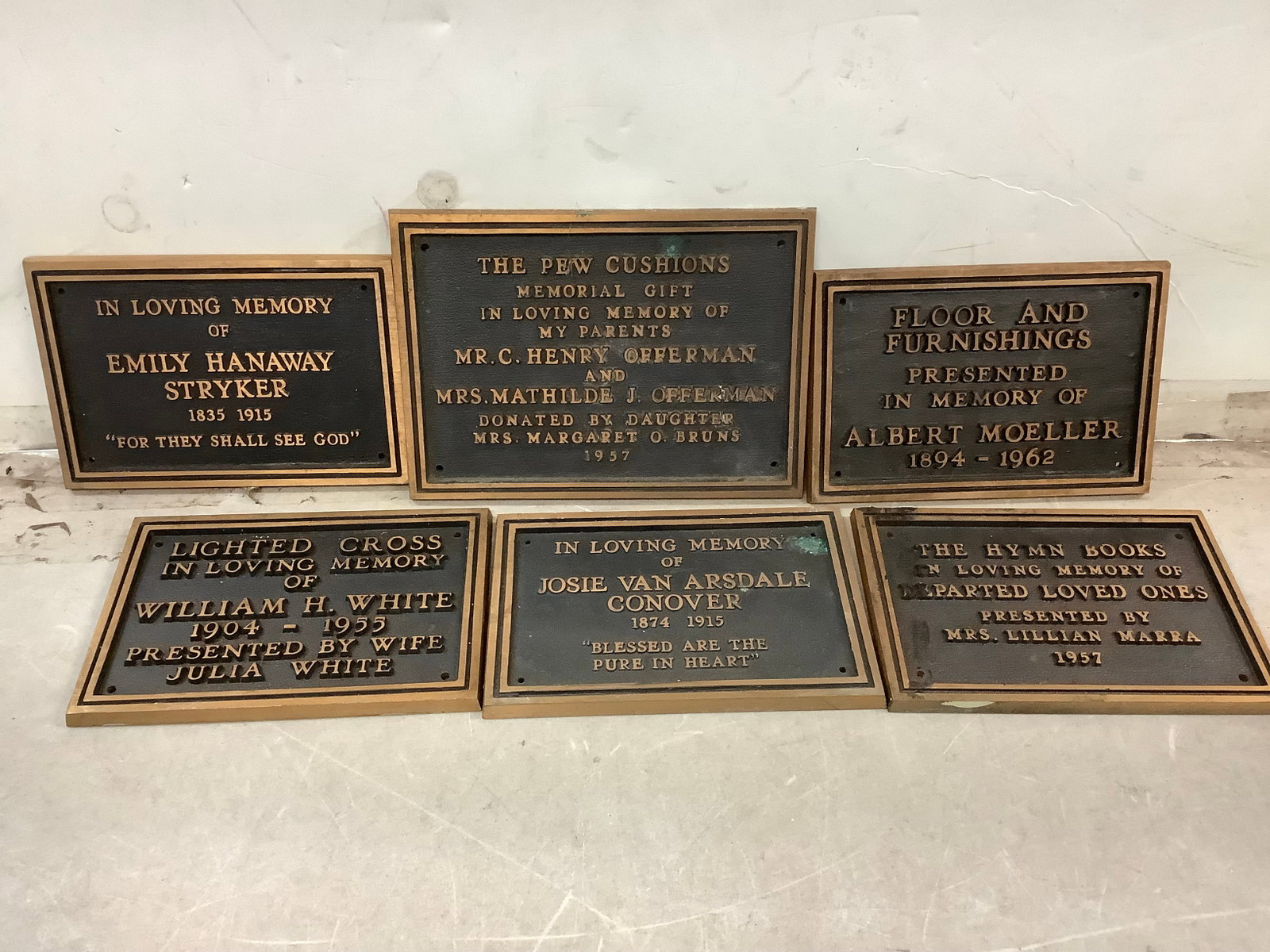 Lot of bronze church pew plaques: Lot of bronze church pew plaques