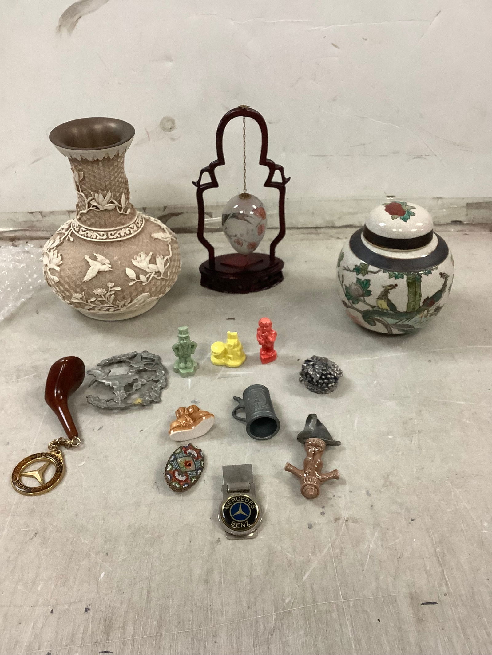 Wory Dynasty Vase, Oriental Pot, Assorted Figures and More 7.5 in (1 of 1)
