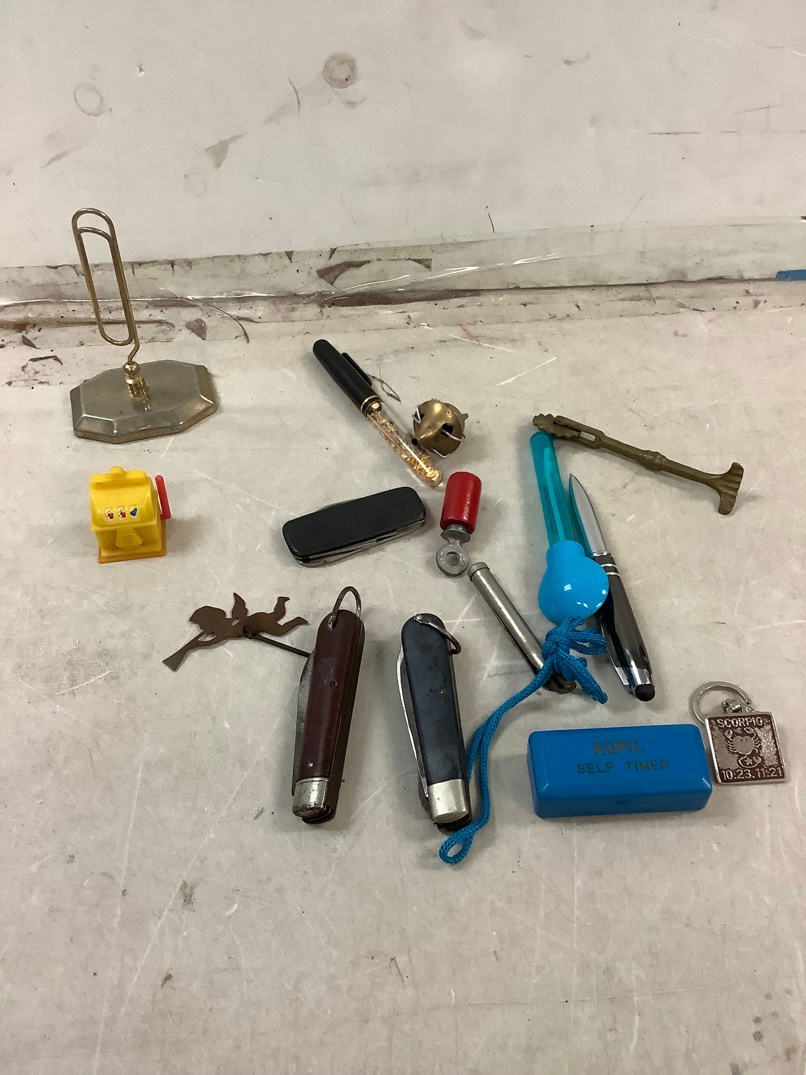 Lots of Pens, Pocket Knifes, Keychain Accessories and More: Lots of Pens, Pocket Knifes, Keychain Accessories and More