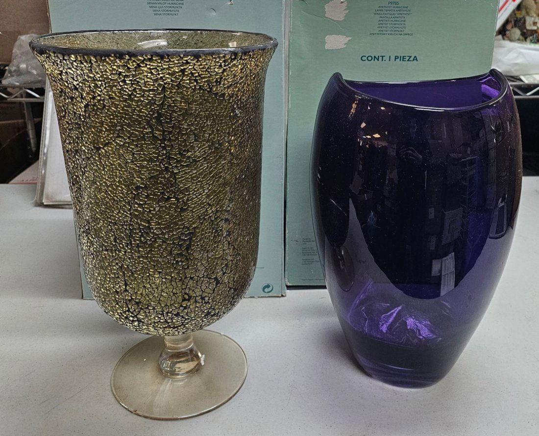 Partylite Amethyst Hurricane Vase and Siene Lights Hurricane (1 of 1)