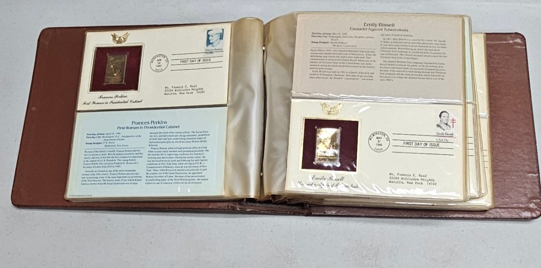Full Golden Replicas of United States Stamps Book 22kt gold printed: Full Golden Replicas of United States Stamps Book 22kt gold printed