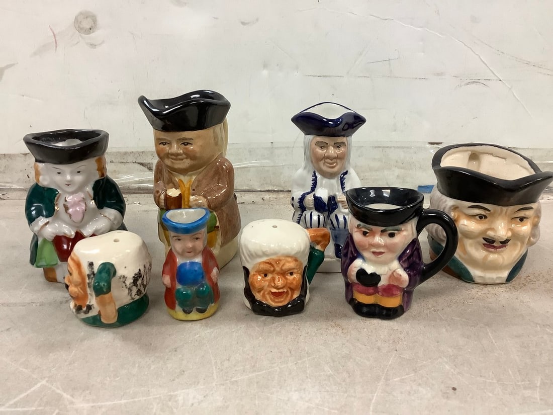 Lot of Toby-Style Ceramics and more (4 in): Lot of Toby-Style Ceramics and more (4 in)