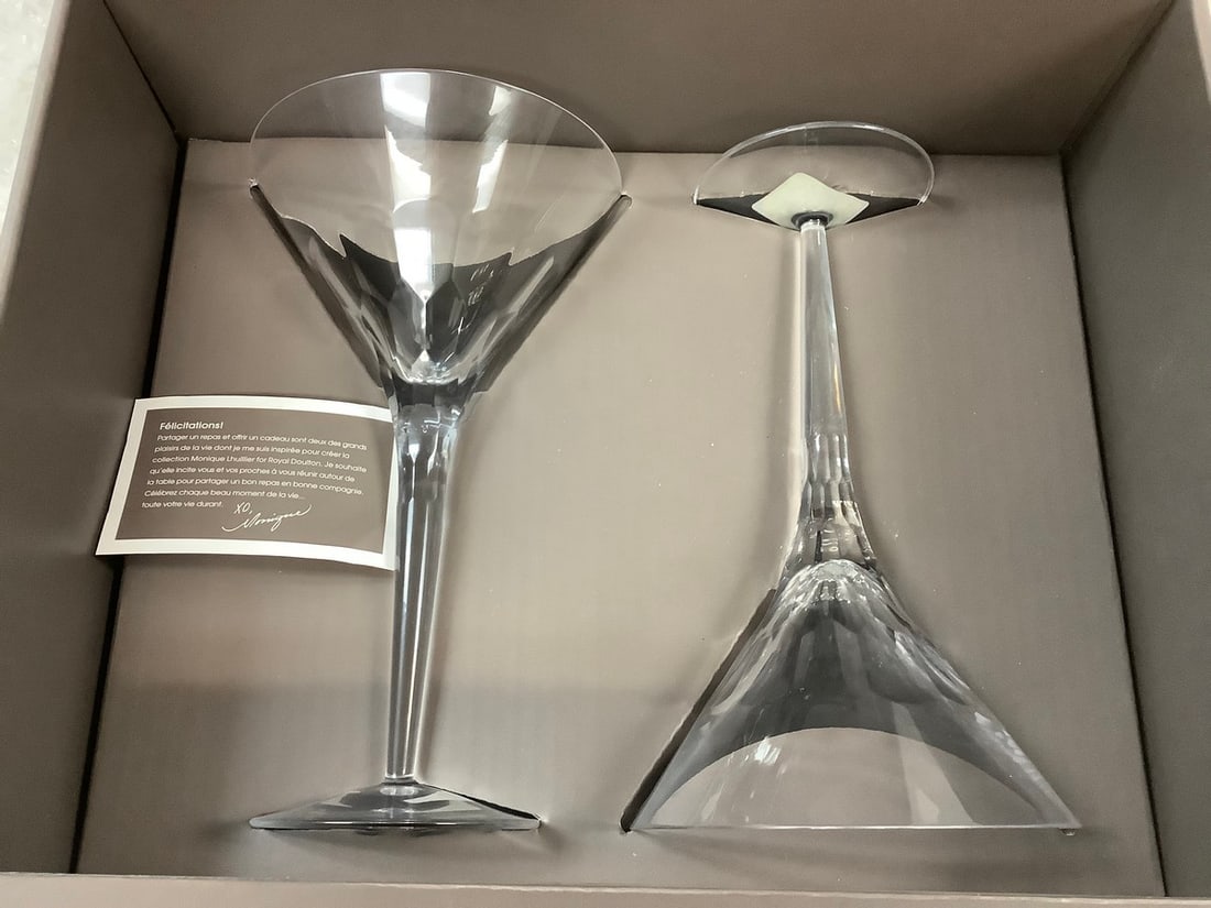 Monique Lhuillier wine glasses for Royal Doulton 8.5in.tall: Monique Lhuillier wine glasses for Royal Doulton 8.5in.tall