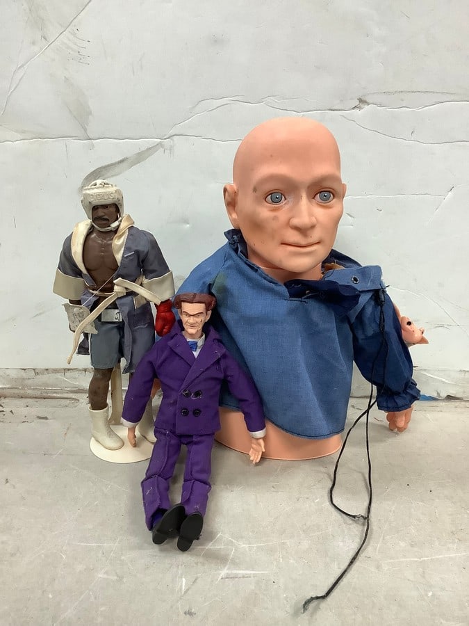 Lot of action figures and puppet: Lot of action figures and puppet
