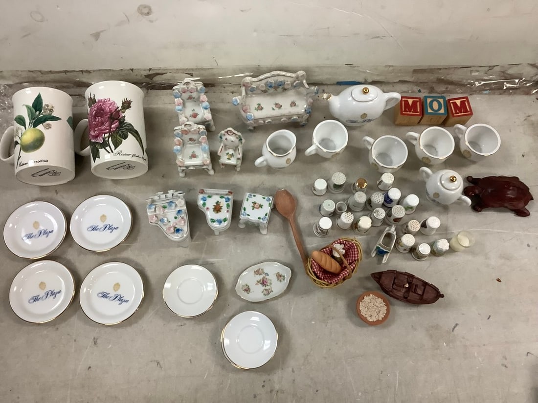 Lot of Dunoon Mugs, Ceramic Dishes, Cups, Thimbles and more (Fine Bone China, Trump Plaza, Pico): Lot of Dunoon Mugs, Ceramic Dishes, Cups, Thimbles and more (Fine Bone China, Trump Plaza, Pico)