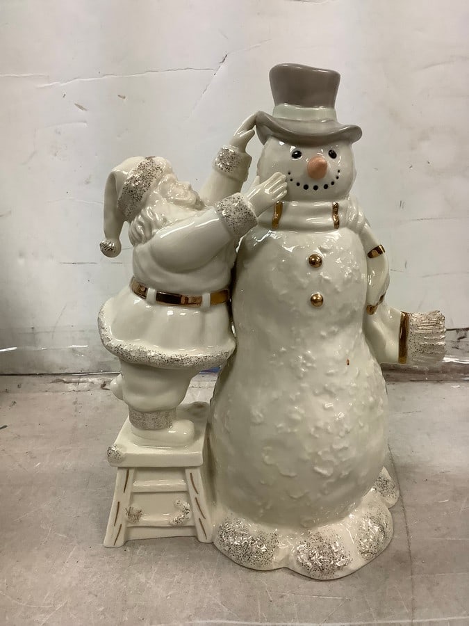 Lot of Santa with Snowman Ceramic - Lenox (8.5 in): Lot of Santa with Snowman Ceramic - Lenox (8.5 in)